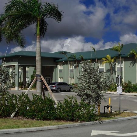 Pioneer Inn West Palm Beach Exterior photo