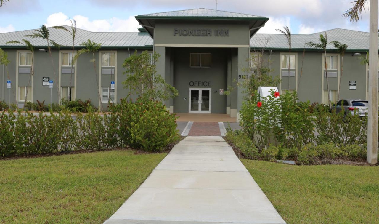 Pioneer Inn West Palm Beach Exterior photo